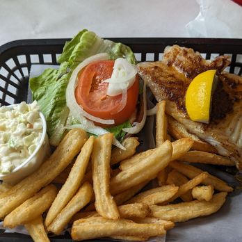Johnson Creek Tavern - Red snapper blackened - Seafood Near Me - Harbor Island, South Carolina