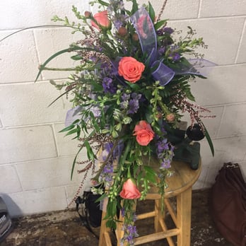The Farmhouse - Florists Near Me - Kamas, Utah