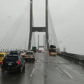 Alex Fraser Bridge - Ice is falling from the sky! - Landmarks & Historical Buildings Near Me - Delta, British Columbia