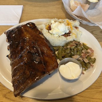 Eagle Cap Grill - Ribs with mashed potatoes - Seafood Near Me - Baker City, Oregon Eagle Cap Grill - Ribs with mashed potatoes - Seafood Near Me - Baker City, Oregon