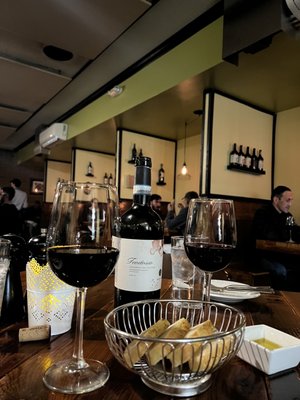 La Tavola by null