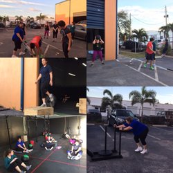 CrossFit 1401 - Fit camp class putting in work!