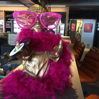 MOXY Phoenix Tempe - Moxy's golden sassy Yoda - Hotels Near Me - Tempe, Arizona MOXY Phoenix Tempe - Moxy's golden sassy Yoda - Hotels Near Me - Tempe, Arizona
