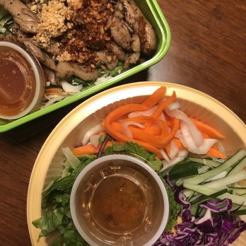 Qing Mu - Vermicelli and lemongrass chicken salad - Noodles Near Me - Honolulu, Hawaii