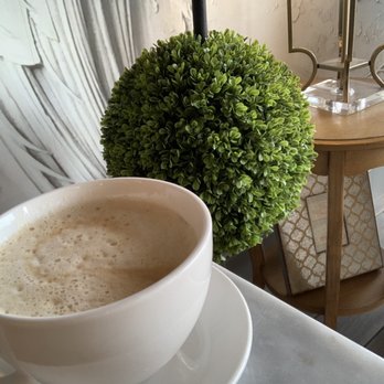 Le Cafe Du Val - Caramel Latte - Cafes Near Me - Henderson, Nevada