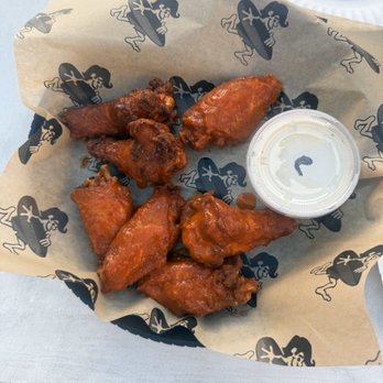Surf Rider Pizza - Hot wings - Pizza Near Me - La Mesa, California