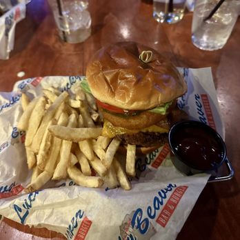 Lucky Beaver Bar & Burger - Sports Bars Near Me - Stateline, Nevada