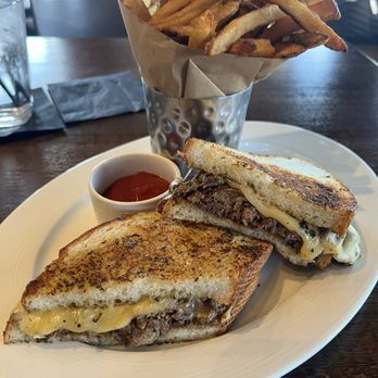 Entourage - Beef short rib grilled cheese - American Near Me - Downers Grove, Illinois Entourage - Beef short rib grilled cheese - American Near Me - Downers Grove, Illinois