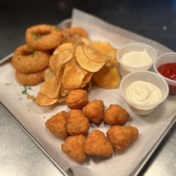 Anchors Aweigh Dive Bar - App trio