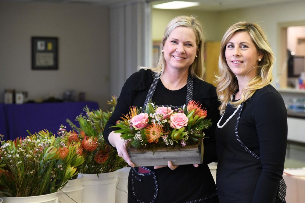 FLOWERS BY MARNIE AND JENNY 37 Photos 216 Holiday Rd, Lexington