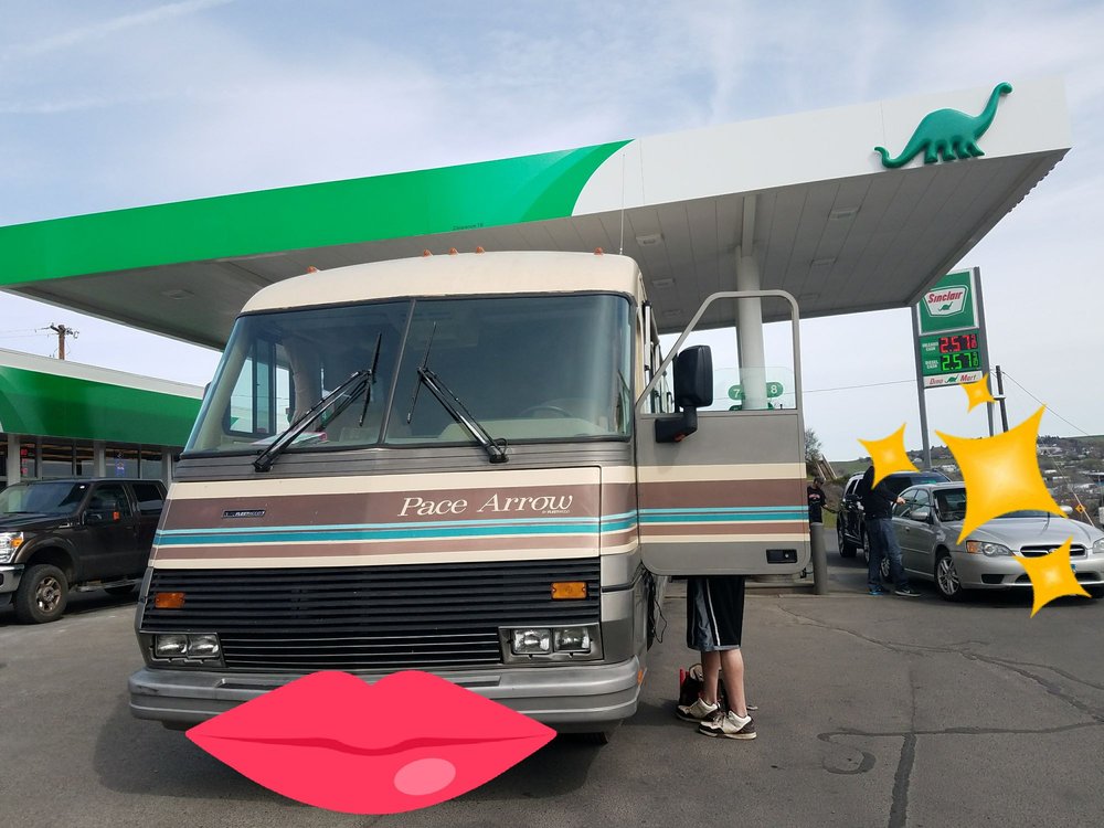 SOUTHGATE SINCLAIR & DINO MART Updated October 2024 701 Southgate