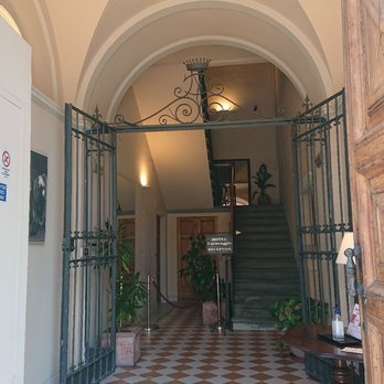 Hotel Caravaggio - Entrance inside - Hotels Near Me - Florence, FI