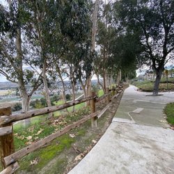 Hillview Park and Trail