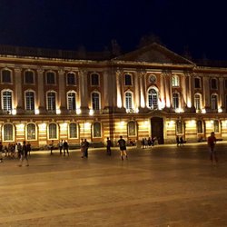 Les Arcades - The Capitol