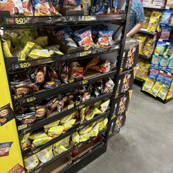 Dollar General - .....