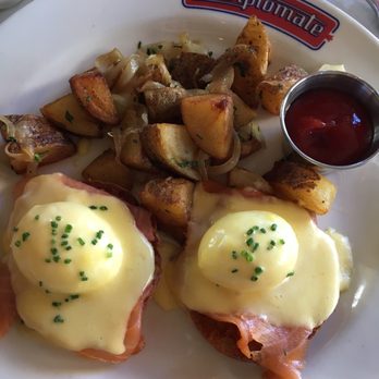 Le Diplomate - Brasseries Near Me - Washington, DC, District of Columbia