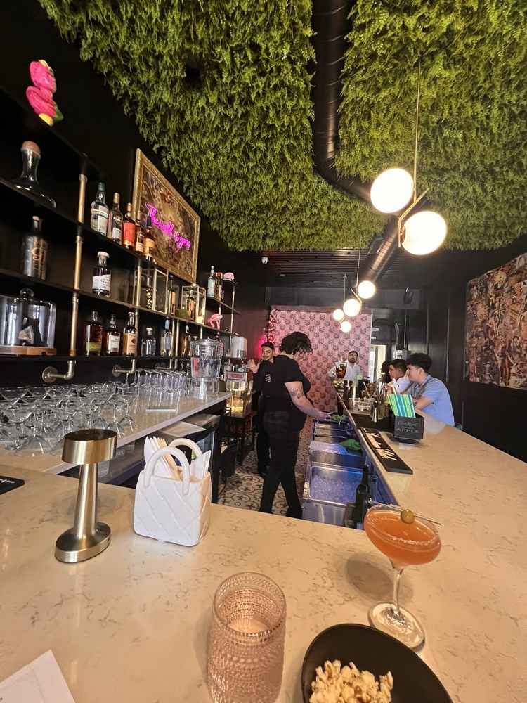 Momento Tapas & Cocktails