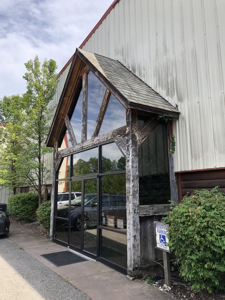 HARDWOOD MALL Updated October 2024 44 Photos 537 Squaw Valley Rd