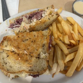 Shakers - Reuben Grill - Diners Near Me - South Pasadena, California