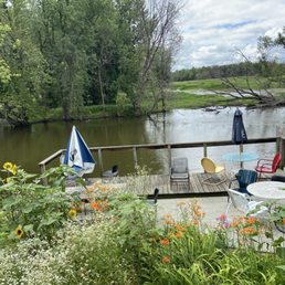 Beautiful scene for my lunch! So peaceful! Beautiful scene for my lunch! So peaceful!