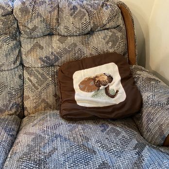 Hyatt Lake Resort - Dated 90's looking fabric couch in living room (different from the pictures) - Hotels Near Me - Ashland, Oregon Hyatt Lake Resort - Dated 90's looking fabric couch in living room (different from the pictures) - Hotels Near Me - Ashland, Oregon