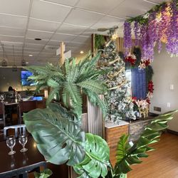 Rocharin Thai Bistro - Inside is cute