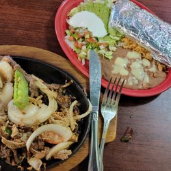 El Potro Mexican Restaurant - Parrillada mexicana