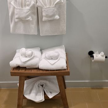 SaltLine Hotel - Towels in the bathroom, so nice. - Hotels Near Me - Seaside, Oregon SaltLine Hotel - Towels in the bathroom, so nice. - Hotels Near Me - Seaside, Oregon