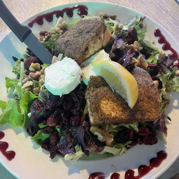 Seabrook Classic Cafe - Heart Salad with Salmon - Seafood Near Me - Seabrook, Texas