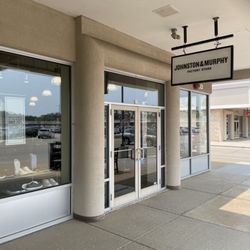 Johnston & Murphy - Exterior
