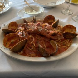 Blue crab sauce with clams.