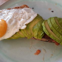 Café & Tarterie Das Strandhaus - Avocado Tostada