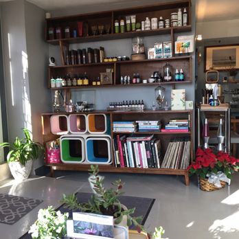 Flipp Salon & Apothecary - Hair Salons Near Me - Providence, Rhode Island
