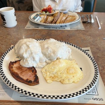 Black Bear Diner Colton - Wife had french toast, loved it. I had two eggs over medium, biscuits and gravy with ham. Very good, $39.75 not counting tip. - Diners Near Me - Colton, California