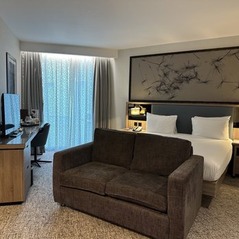 DoubleTree by Hilton Hull - Hotels Near Me - Hull, KHL
