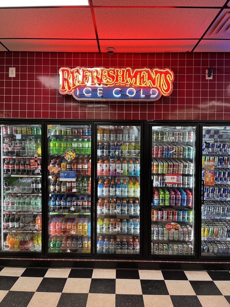 SHOPPERS STOP 894 N Mountain St, Blacksburg, South Carolina