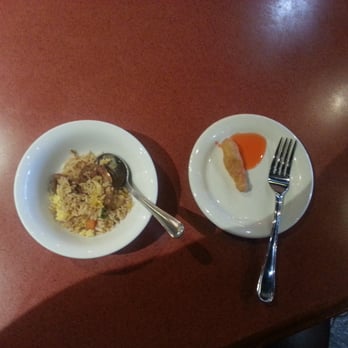 Hong Kong's Cafe - Sweet and sour chicken and house rice samples while I wait for my order! - Chinese Near Me - Katy, Texas Hong Kong's Cafe - Sweet and sour chicken and house rice samples while I wait for my order! - Chinese Near Me - Katy, Texas