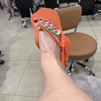 Vanity Polish Nails and Spa - Ruby red slipper sparkly toes!! - Nail Salons Near Me - Las Vegas, Nevada