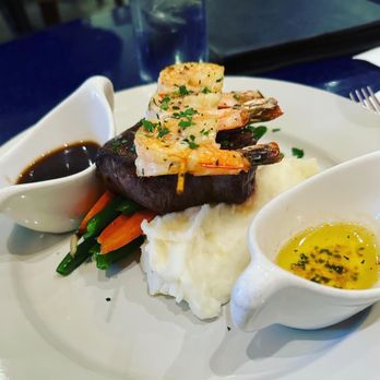 Terry's Restaurant + Lounge - Surf and turf for their Christmas pre-fix - Lounges Near Me - Carmel, California
