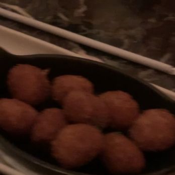 Grand Lux Cafe - Buffalo bite - American Near Me - Paramus, New Jersey