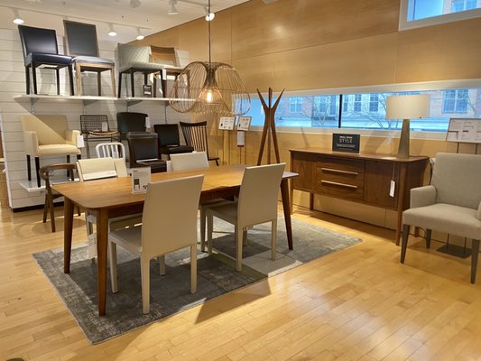 Crate & Barrel by null