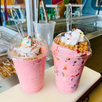 La Flor De Michocan - Fresa con Crema yummy - Ice Cream & Frozen Yogurt Near Me - Riverbank, California