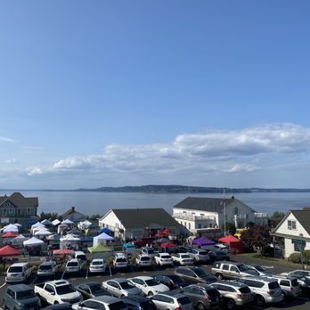 Topside Bar & Grill - Outside seating - American Near Me - Steilacoom, Washington