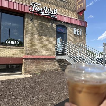 Five Watt Coffee - Iced chai - Coffee & Tea Near Me - Minneapolis, Minnesota