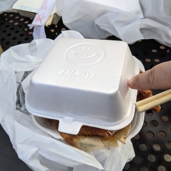 Class 302 Tea Cafe - Not packed in their usual bamboo box but in this small styrofoam container. - Taiwanese Near Me - Irvine, California Class 302 Tea Cafe - Not packed in their usual bamboo box but in this small styrofoam container. - Taiwanese Near Me - Irvine, California