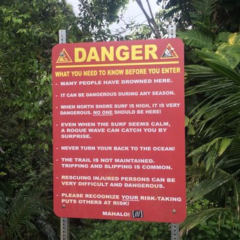 Queen's Bath - Sign at the entrance of the hiking trail - Landmarks & Historical Buildings Near Me - Princeville, Hawaii Queen's Bath - Sign at the entrance of the hiking trail - Landmarks & Historical Buildings Near Me - Princeville, Hawaii