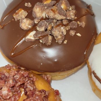Donut Cream - Donuts Near Me - Hollywood, Florida