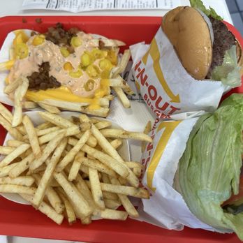 In-N-Out Burger - Burgers Near Me - Pinole, California