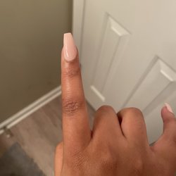 Landon Nails & Spa - Crooked nail
