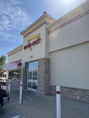 In-N-Out Burger by null